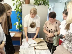 Муниципальный архив посетили преподаватели и представители администрации ГБПОУ «Лукояновский Губернский колледж»